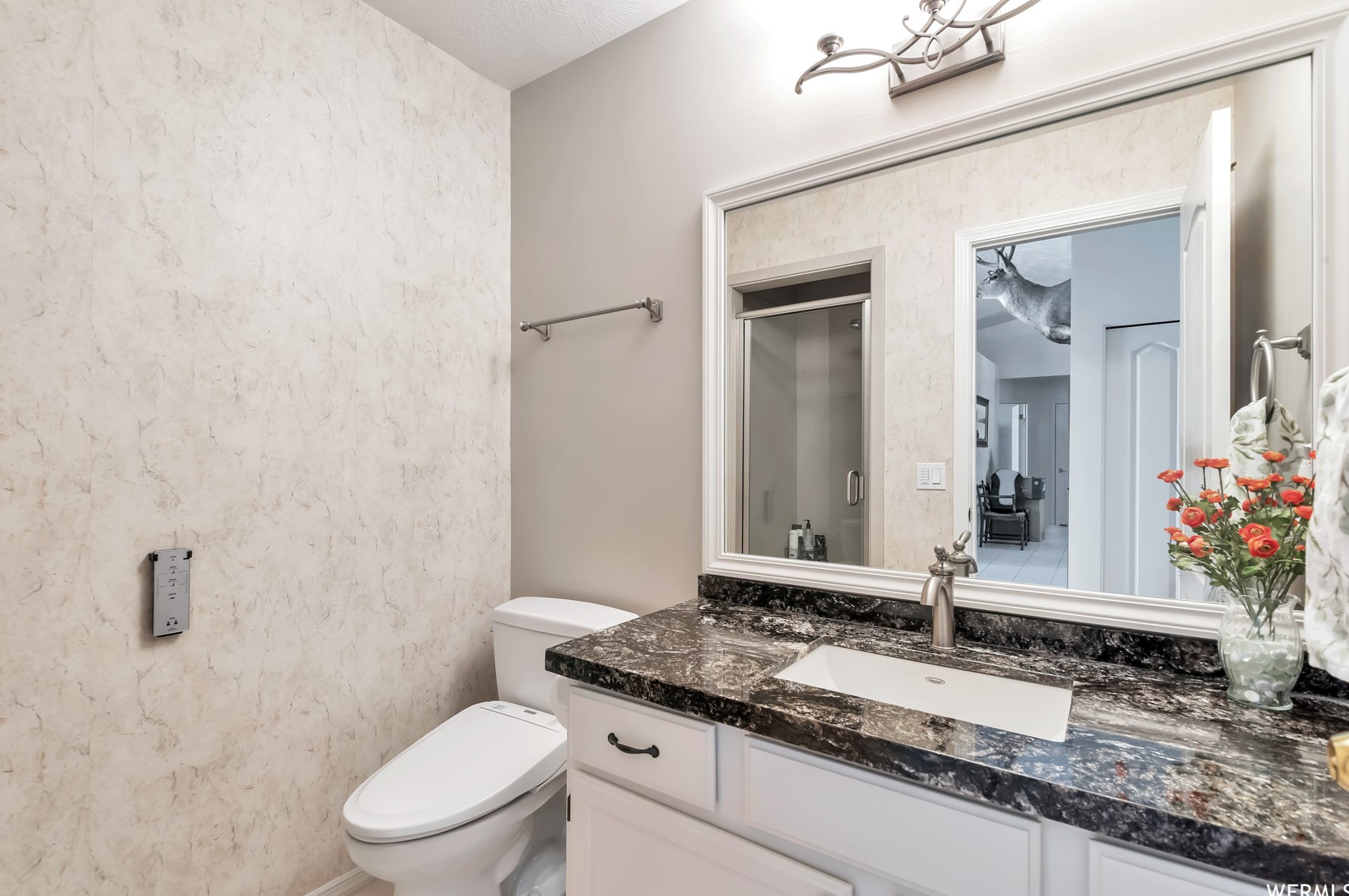 1214 Jordan Riv Dr, Riverton UT 84095-8250 exterior