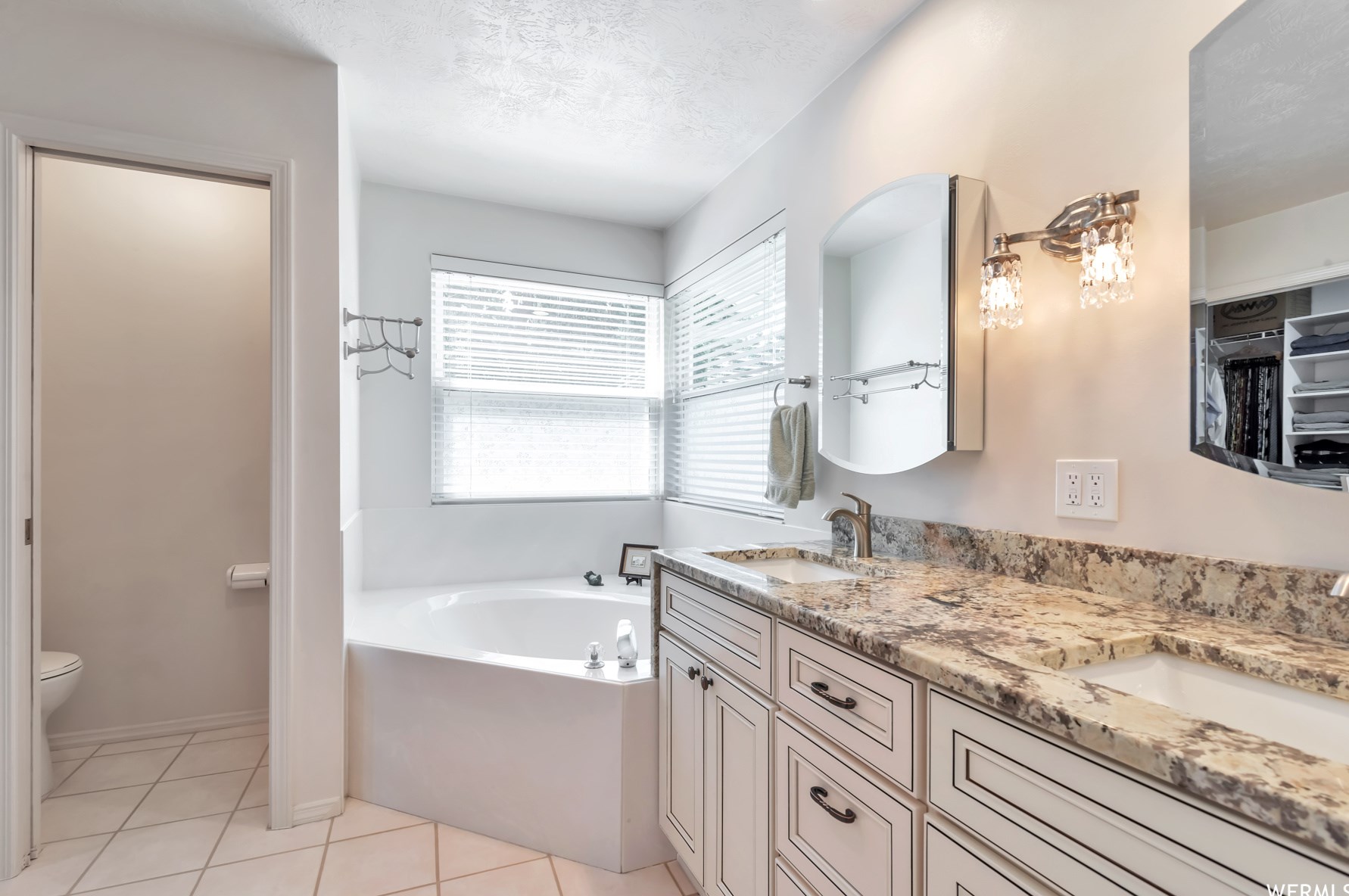 1214 Jordan Riv Dr, Riverton UT 84095-8250 exterior