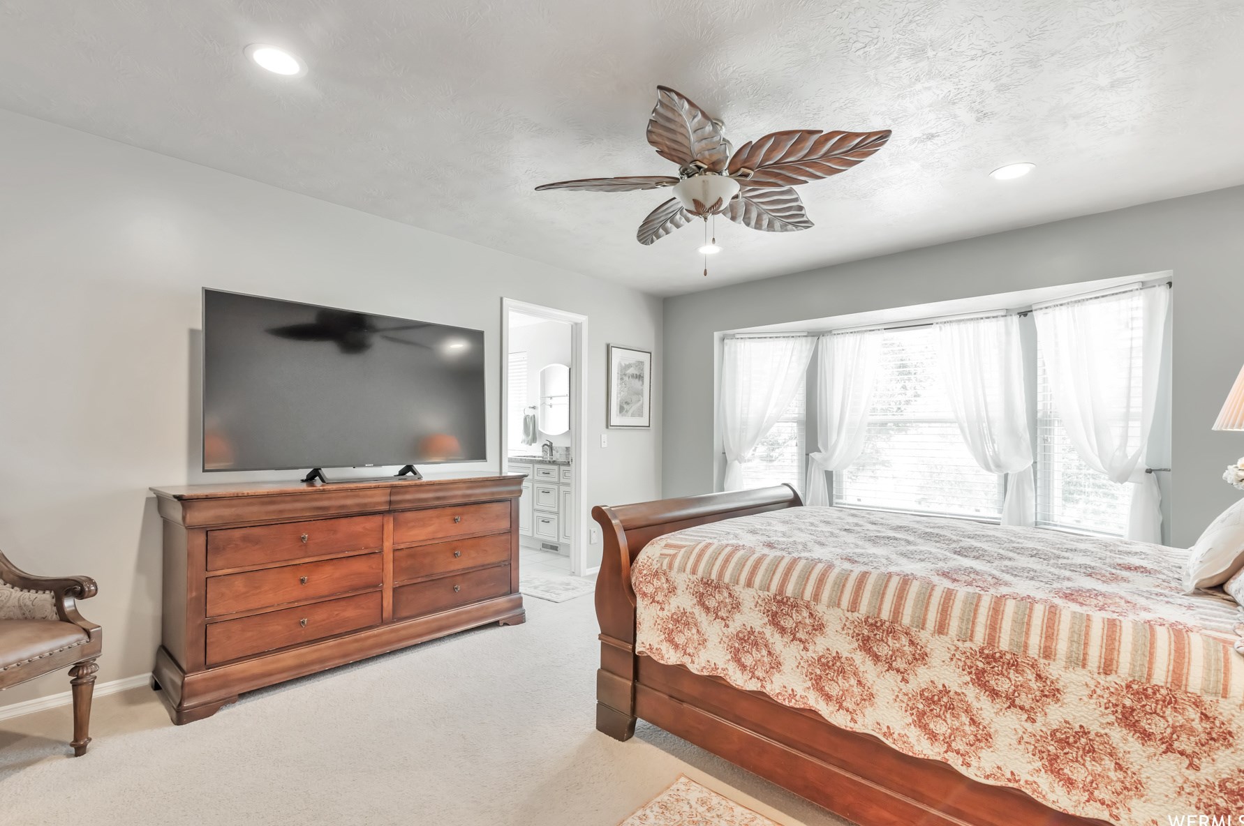 1214 Jordan Riv Dr, Riverton UT 84095-8250 exterior