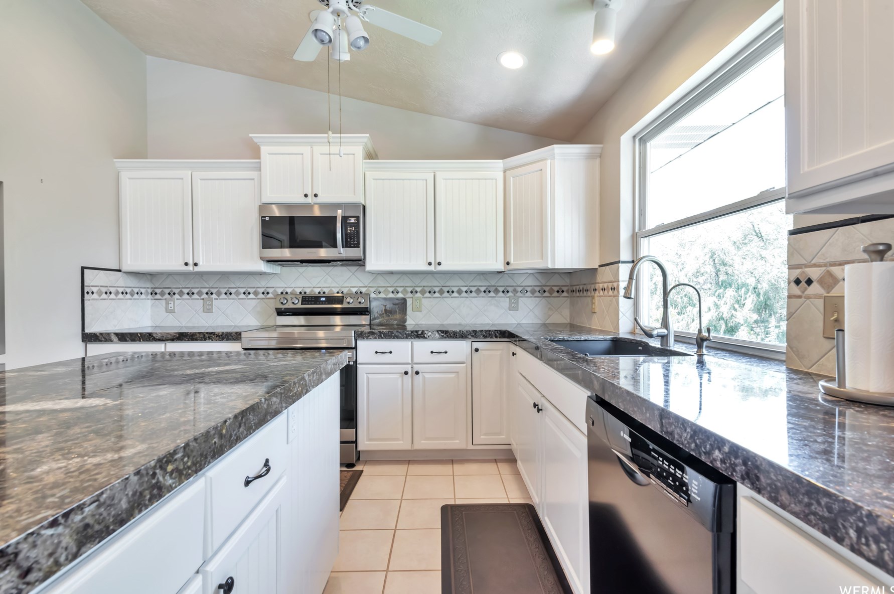 1214 Jordan River Dr, Riverton, UT 84095-8249