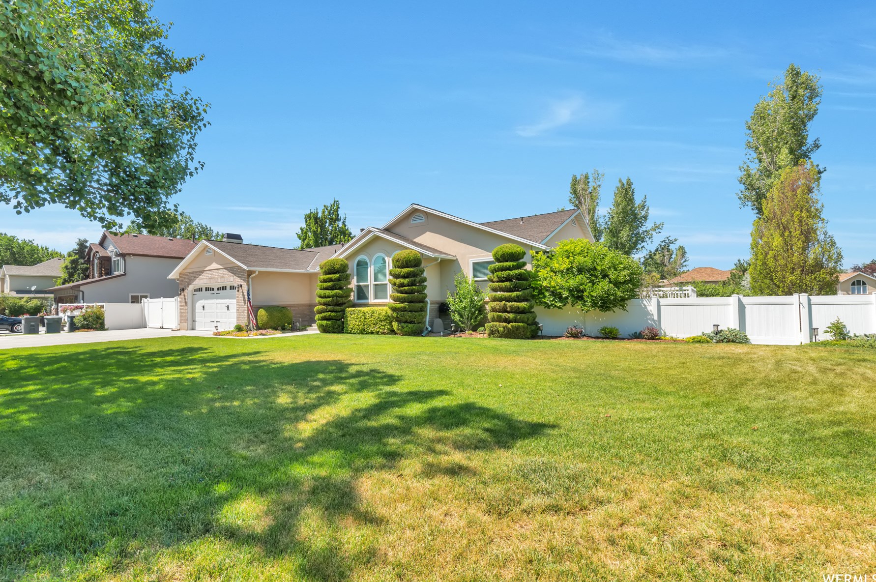 1214 Jordan Riv Dr, Riverton UT 84095-8250 exterior