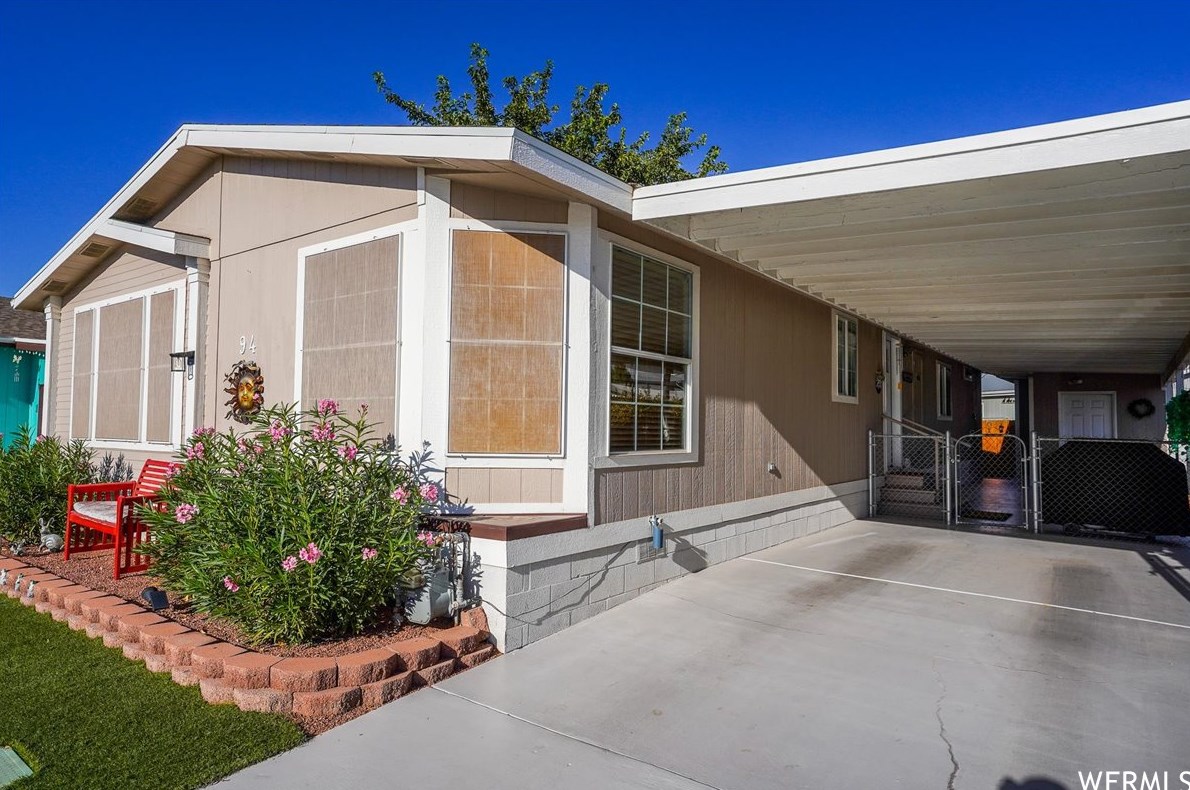 94 3950, Apple Valley, UT 84737-3122