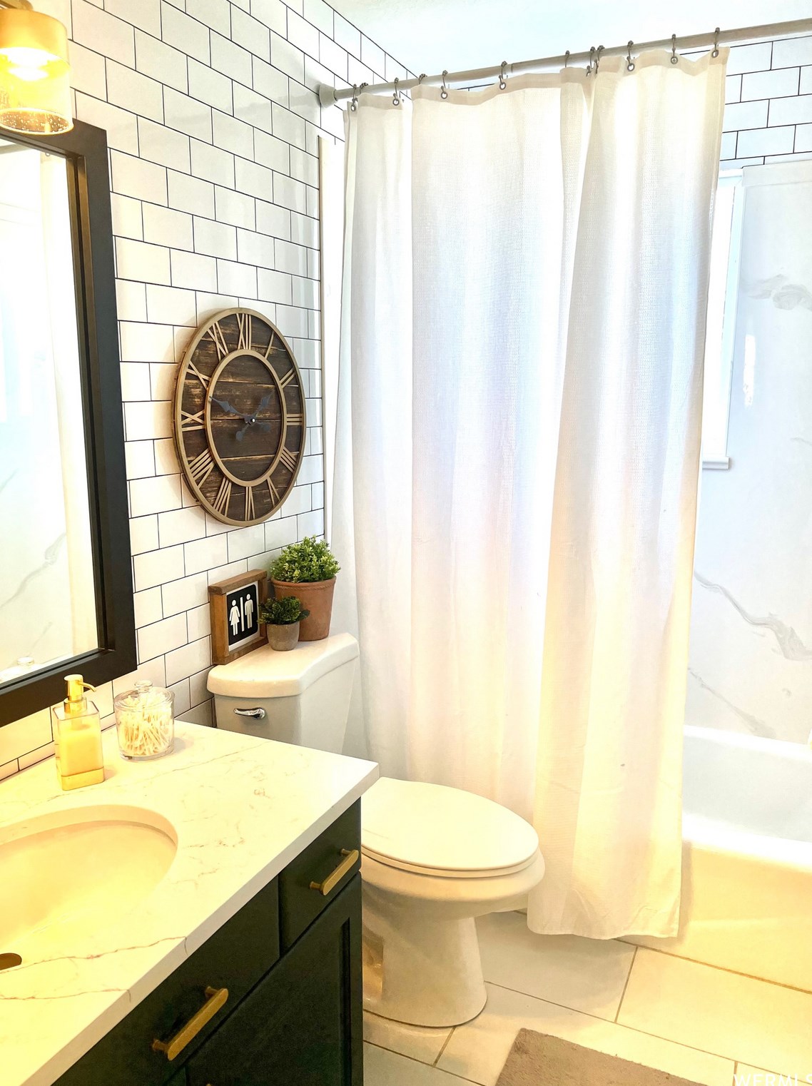 2166 1025, Syracuse UT 84075-7079 exterior