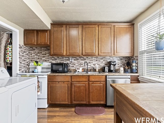932 39th St, Ogden, UT 84403-1936