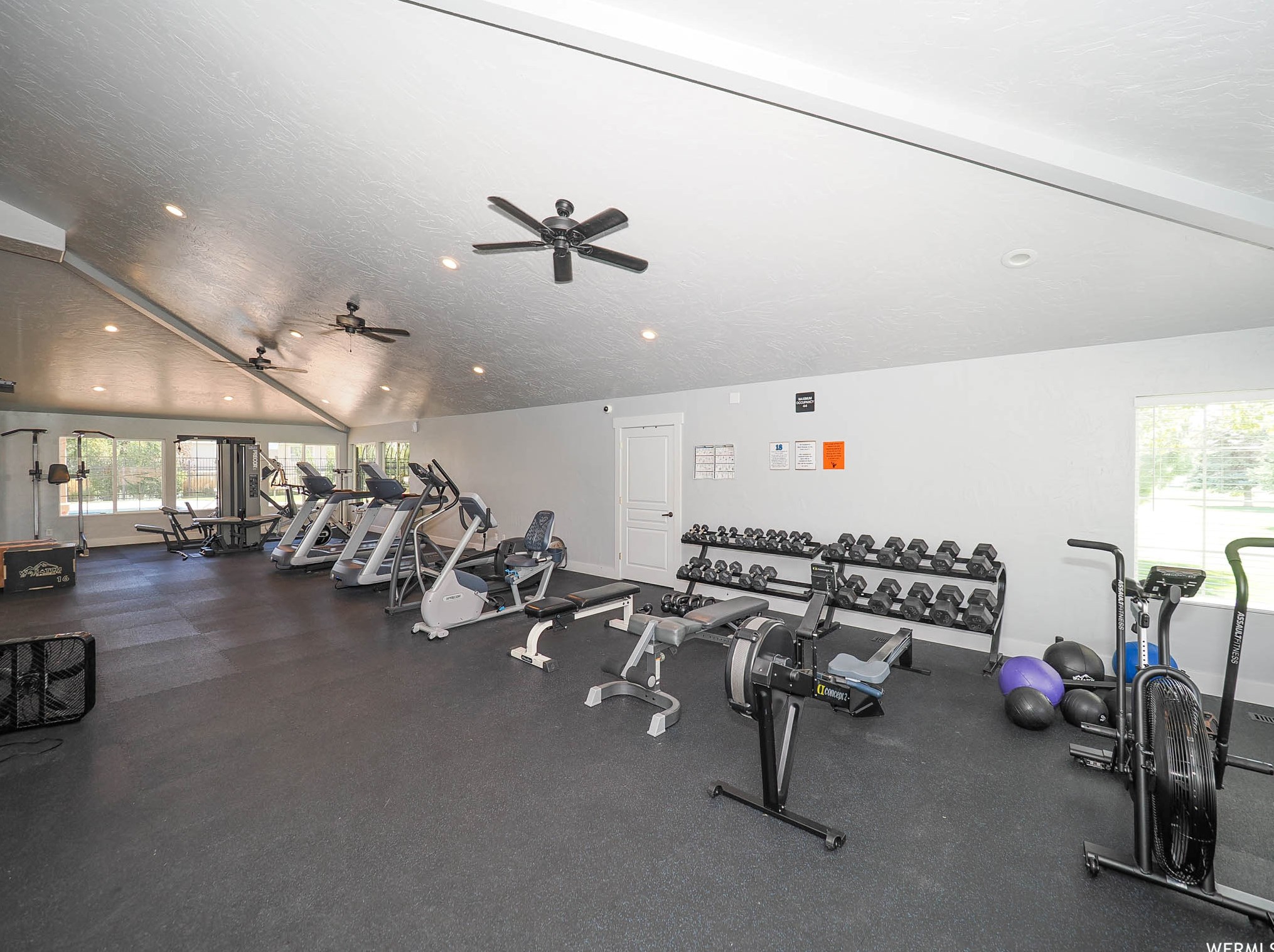 10901 Poplar Brk Pl, Riverton UT 84095-3942 exterior