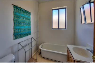 195 E 200 N, Moab, UT 84532 - Photo 36