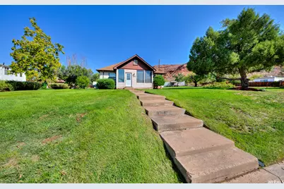 195 E 200 N, Moab, UT 84532 - Photo 8