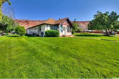 195 E 200 N, Moab, UT 84532 - Photo 10