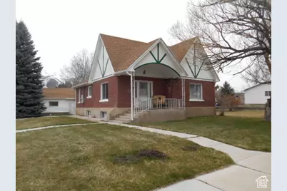 215 N State St, Fountain Green, UT 84632 - Photo 1