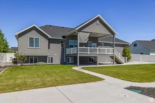 45 N Village Park Dr E, Layton, UT 84041 - Photo 70