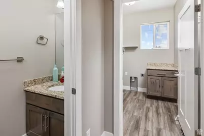45 N Village Park Dr E, Layton, UT 84041 - Photo 46