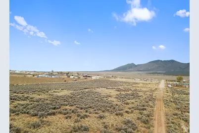 112 S Deeter Dr, La Sal, UT 84530 - Photo 1