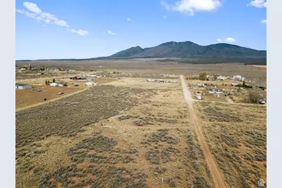 112 S Deeter Dr, La Sal, UT 84530 - Photo 4