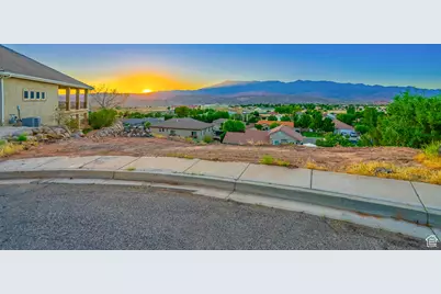 2523 W Spilsbury Ct, Hurricane, UT 84737 - Photo 2