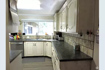 325 N 100 W, Delta, UT 84624 - Photo 4