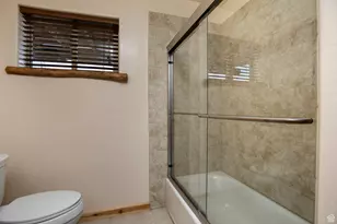 12495 E Solitude Dr, Lapoint, UT 84039 - Photo 8