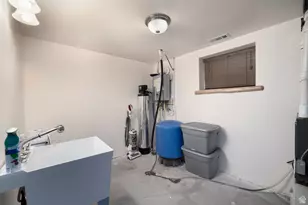12495 E Solitude Dr, Lapoint, UT 84039 - Photo 24