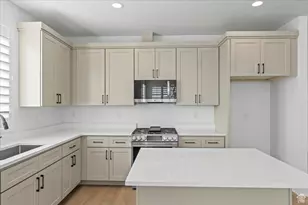 6081 W Parkway S, West Valley, UT 84128 - Photo 36