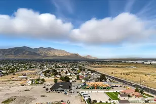 6081 W Parkway Blvd S, West Valley, UT 84128 - Photo 12