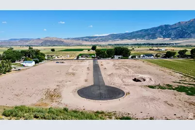 7 W 725 N #7, Central Valley, UT 84754 - Photo 1