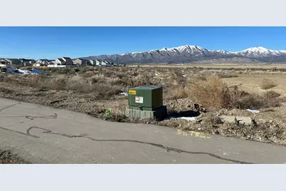 8029 N Bristle Cone Rd #101, Eagle Mountain, UT 84005 - Photo 2