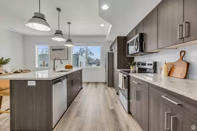 241 E Burch Creek Pl, South Ogden, UT 84405 - Photo 8