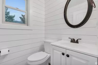 273 S 2580 E, Spanish Fork, UT 84660 - Photo 16