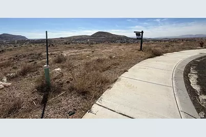 1567 W 540 N, Hurricane, UT 84737 - Photo 2