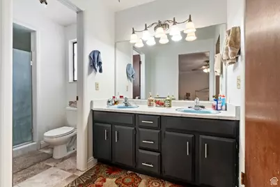 2067 E Gyrfalcon Ln, Sandy, UT 84092 - Photo 18