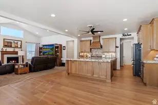 1251 N 2525 W, Clinton, UT 84015 - Photo 8