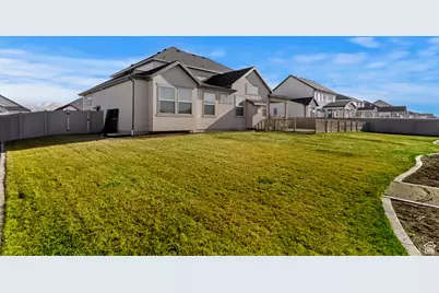 1251 N 2525 W, Clinton, UT 84015 - Photo 38