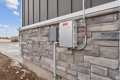 9227 N Horizon Dr, Eagle Mountain, UT 84005 - Photo 12