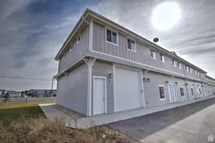 55 W Buttercup Ln, Garden City, UT 84028 - Photo 10