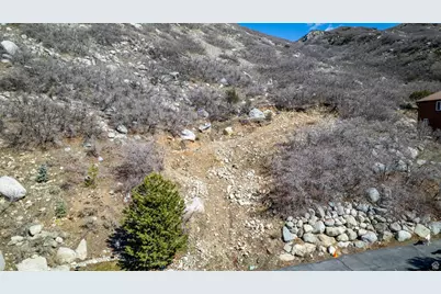 10480 S Seven Springs Cir #23, Sandy, UT 84092 - Photo 4