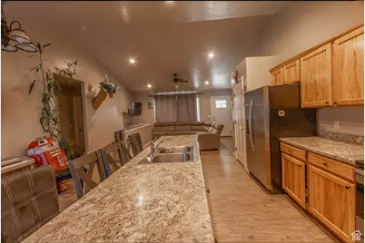660 E 400 N, Spring City, UT 84662 - Photo 2