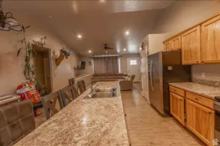 660 E 400 N, Spring City, UT 84662 - Photo 2