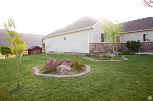 98 E Mt Peale Dr, Moab, UT 84532 - Photo 4