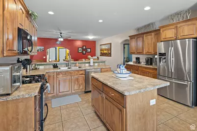 98 E Mt. Peale Dr, Moab, UT 84532 - Photo 14