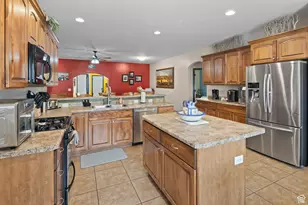 98 E Mt Peale Dr, Moab, UT 84532 - Photo 14