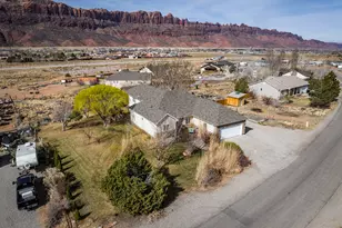 98 E Mt Peale Dr, Moab, UT 84532 - Photo 54