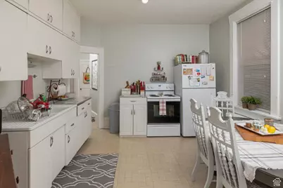 263 W Center St, Logan, UT 84321 - Photo 6