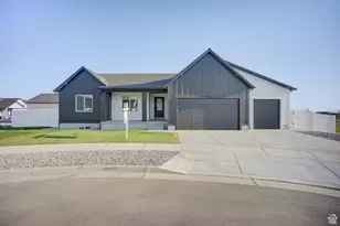 427 E Redwood Ln, Grantsville, UT 84029 - Photo 2