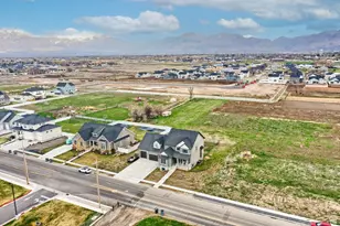 2112 S 4300 W, Taylor, UT 84401 - Photo 28