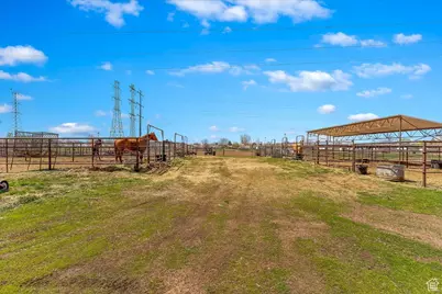 5321 S 3100 W, Roy, UT 84067 - Photo 28