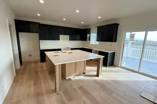 2405 W 3200 N, Farr West, UT 84404 - Photo 4