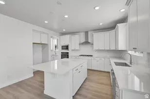 3278 S Egret Ct E, Saratoga Springs, UT 84045 - Photo 4