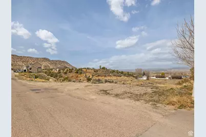 3290 W Foothill Dr #90, Vernal, UT 84078 - Photo 16