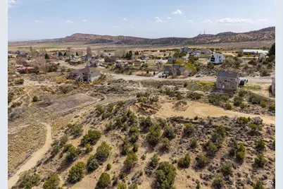 3290 W Foothill Dr #90, Vernal, UT 84078 - Photo 10