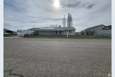 418 S 100 E, Wellington, UT 84542 - Photo 1