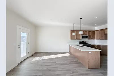 1011 W Mountain Way #316, Lehi, UT 84043 - Photo 2